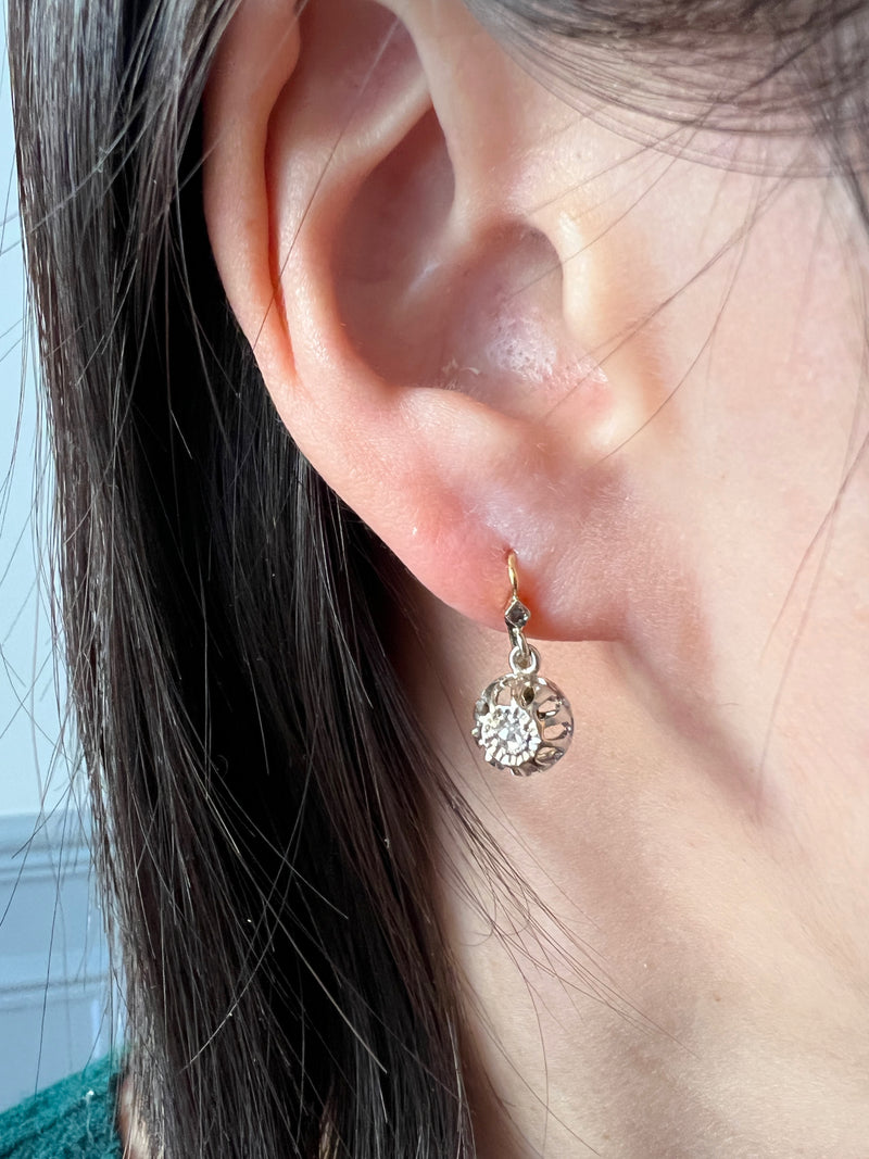DE BEERS JEWELLERS 18kt Enchanted Lotus Diamond Sleeper Earrings - Yellow  Gold | Editorialist